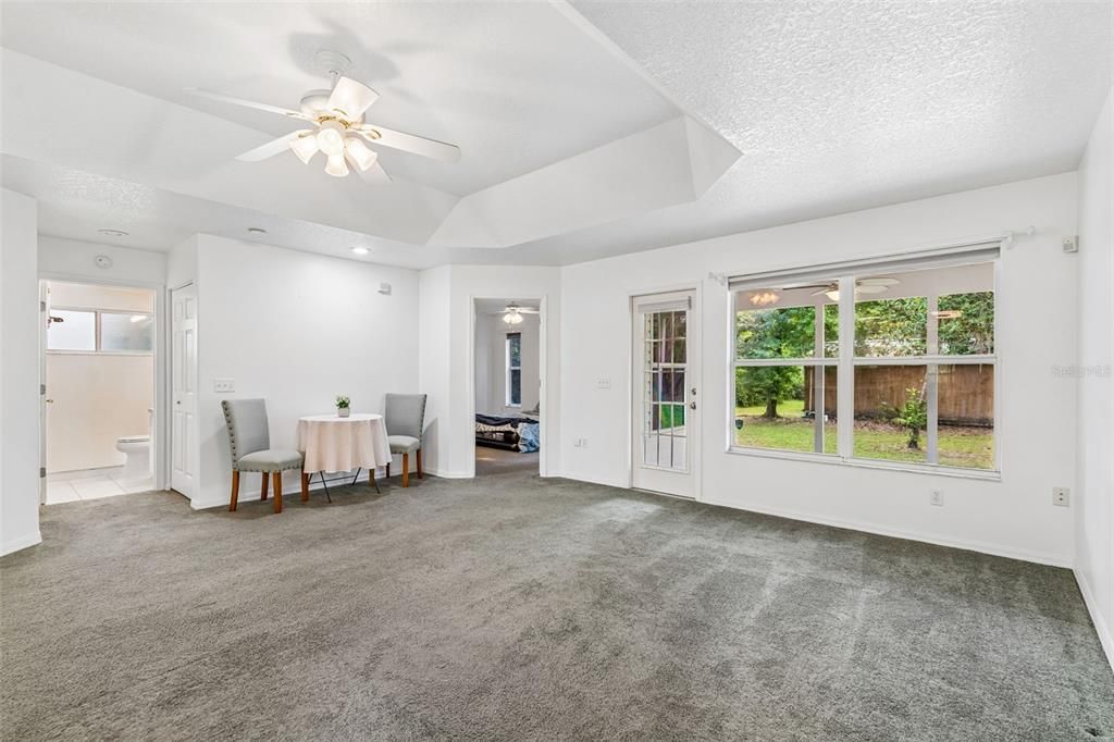 For Sale: $350,000 (2 beds, 2 baths, 1260 Square Feet)