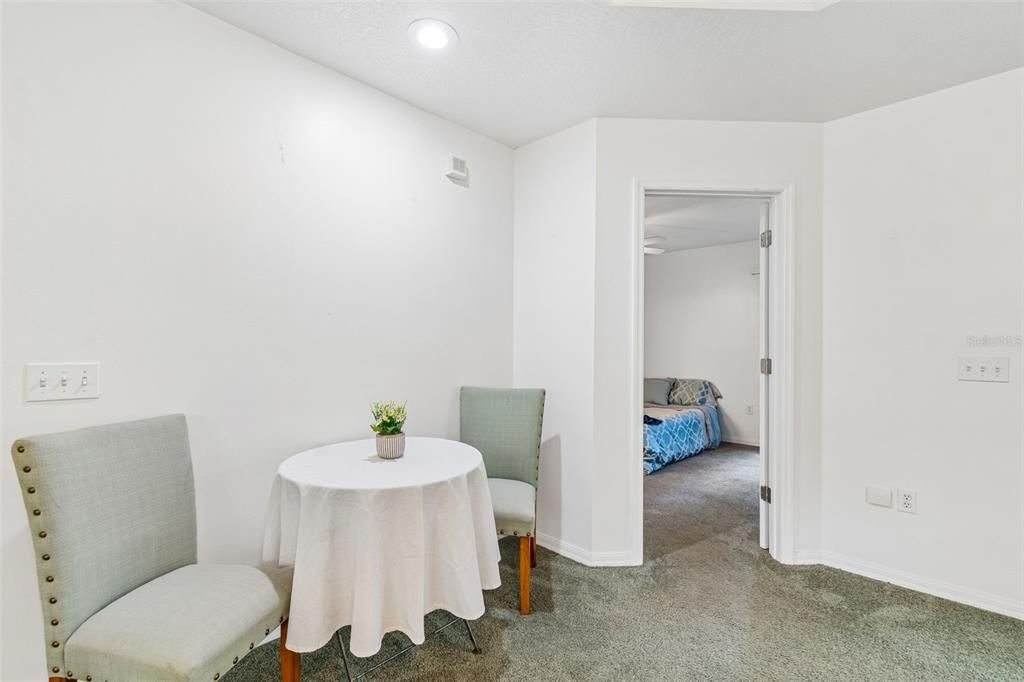 For Sale: $350,000 (2 beds, 2 baths, 1260 Square Feet)