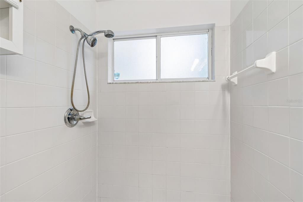 For Sale: $350,000 (2 beds, 2 baths, 1260 Square Feet)