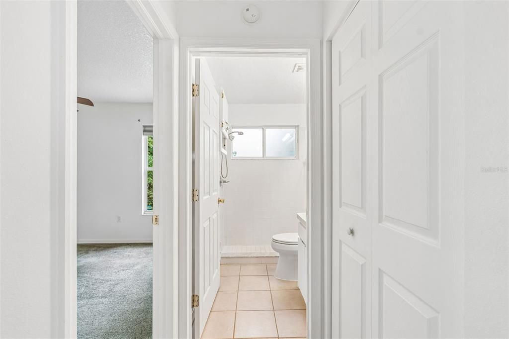 For Sale: $350,000 (2 beds, 2 baths, 1260 Square Feet)