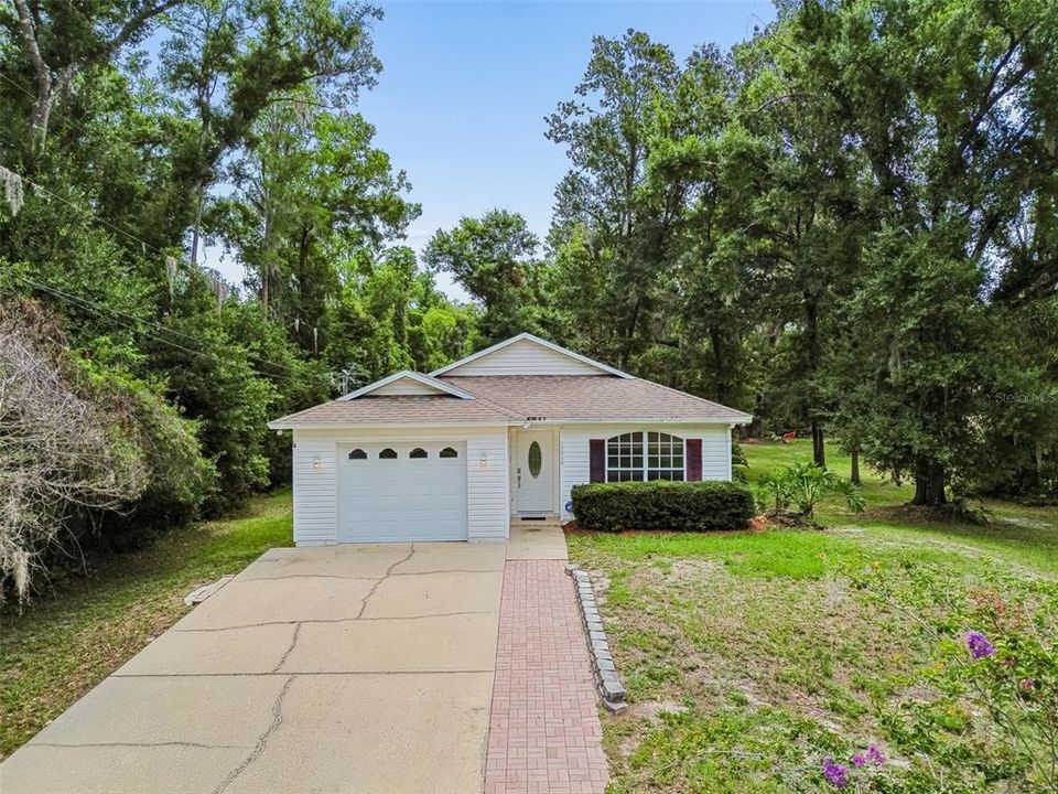For Sale: $350,000 (2 beds, 2 baths, 1260 Square Feet)