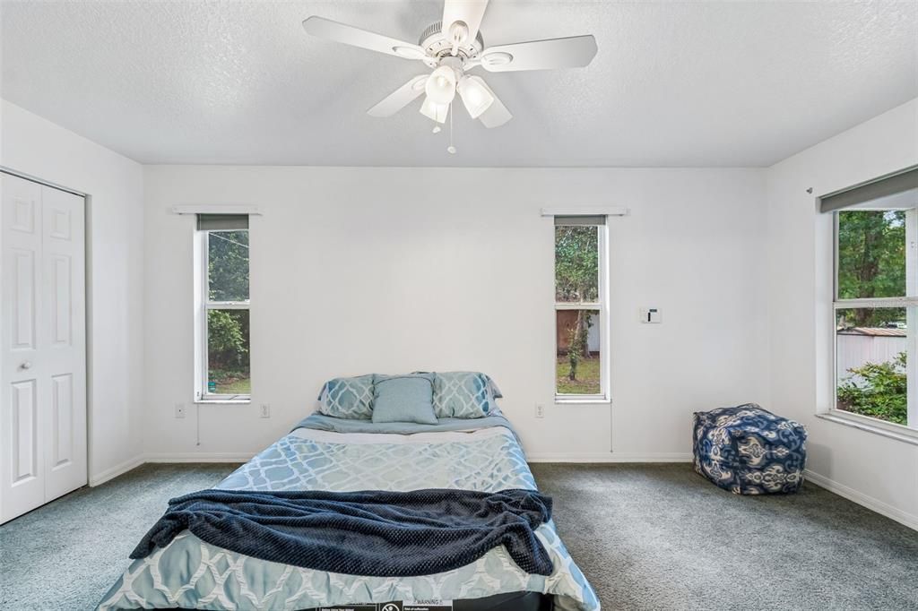 For Sale: $350,000 (2 beds, 2 baths, 1260 Square Feet)