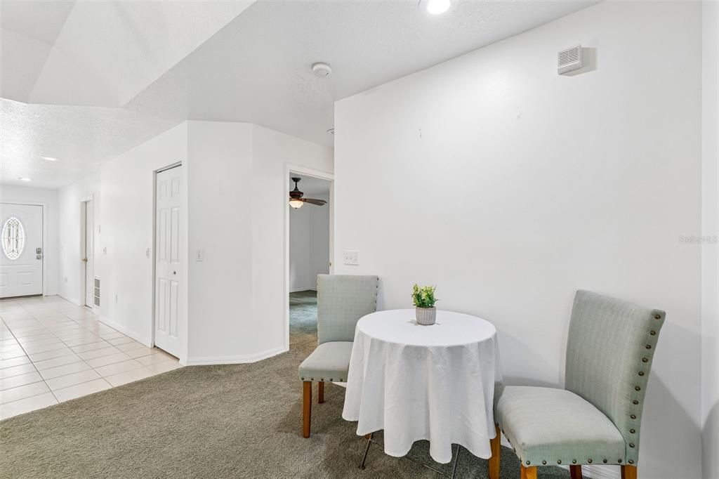 For Sale: $350,000 (2 beds, 2 baths, 1260 Square Feet)