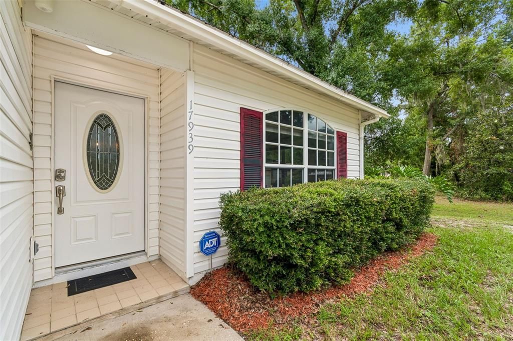 For Sale: $350,000 (2 beds, 2 baths, 1260 Square Feet)
