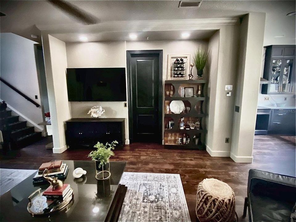 Activo con contrato: $689,900 (3 camas, 2 baños, 1884 Pies cuadrados)