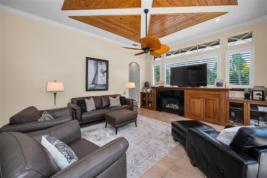 En Venta: $1,250,000 (4 camas, 4 baños, 4047 Pies cuadrados)