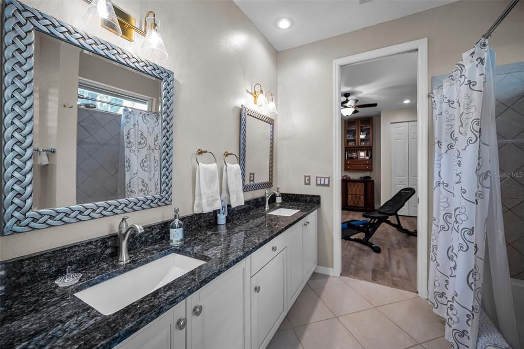 En Venta: $1,250,000 (4 camas, 4 baños, 4047 Pies cuadrados)