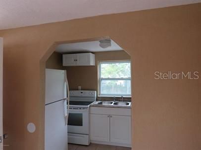 В аренду: $835 (1 спален, 1 ванн, 400 Квадратных фут)