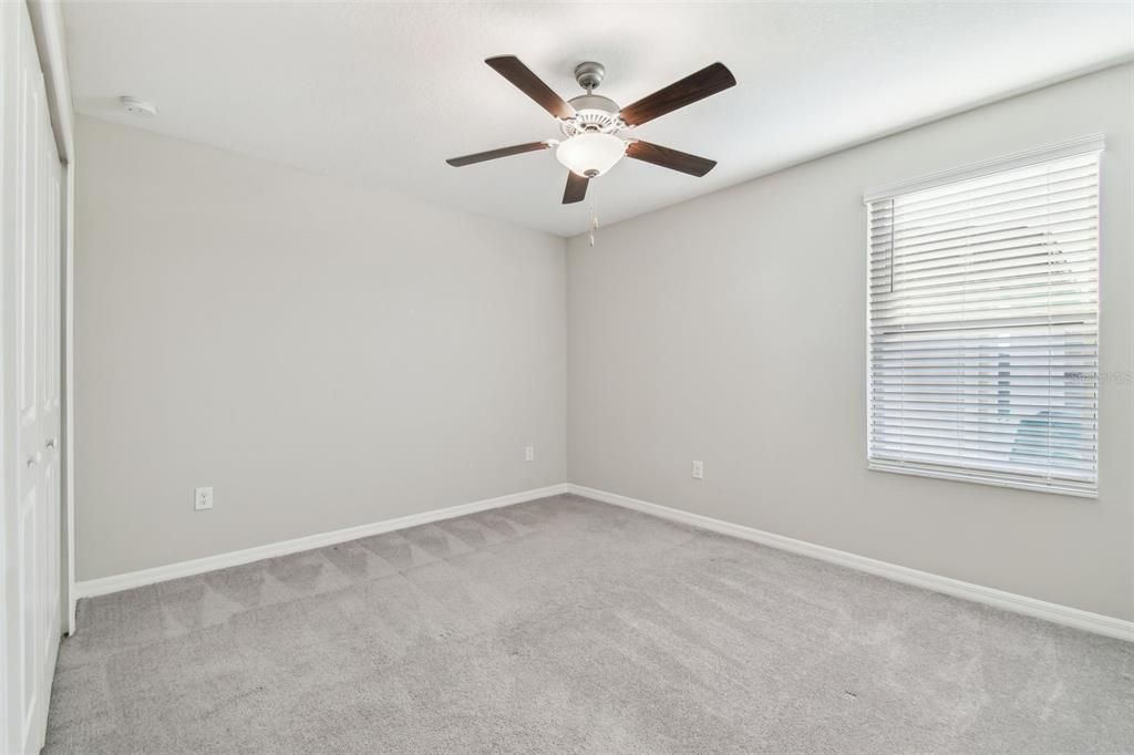 For Sale: $379,900 (5 beds, 2 baths, 2415 Square Feet)