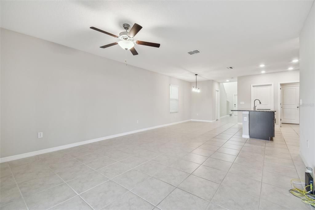 For Sale: $379,900 (5 beds, 2 baths, 2415 Square Feet)