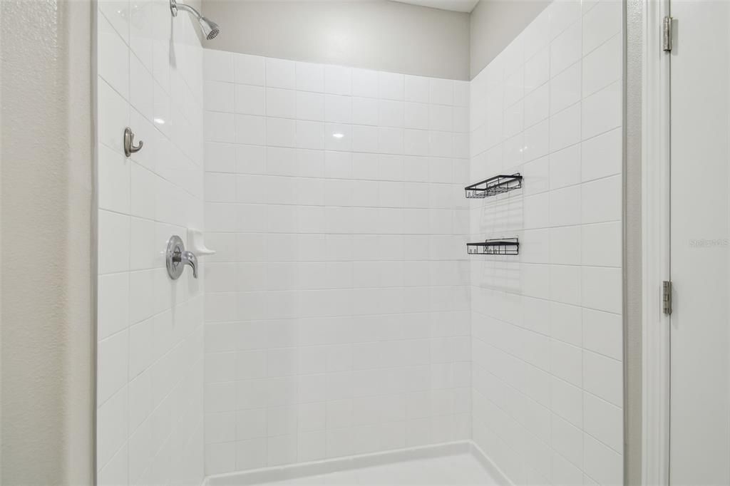 For Sale: $379,900 (5 beds, 2 baths, 2415 Square Feet)
