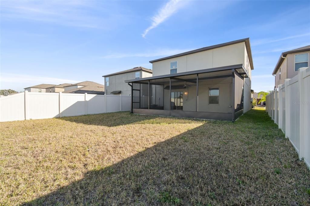 For Sale: $379,900 (5 beds, 2 baths, 2415 Square Feet)