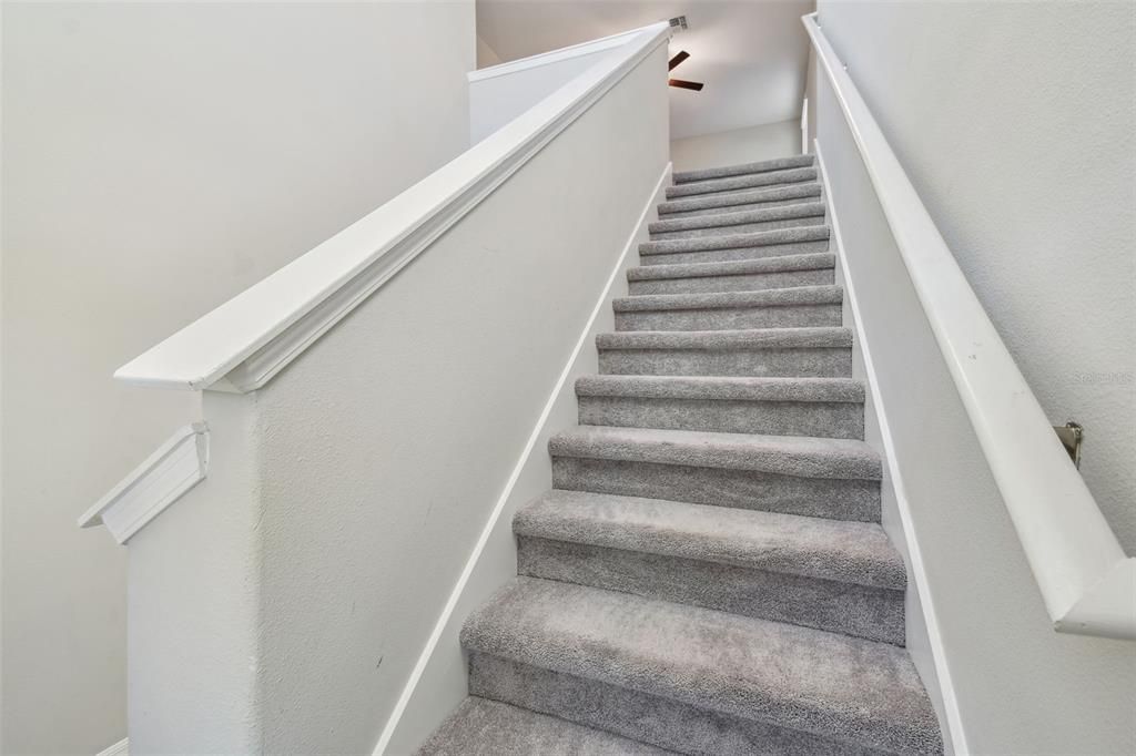 For Sale: $379,900 (5 beds, 2 baths, 2415 Square Feet)