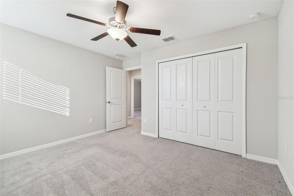 For Sale: $379,900 (5 beds, 2 baths, 2415 Square Feet)