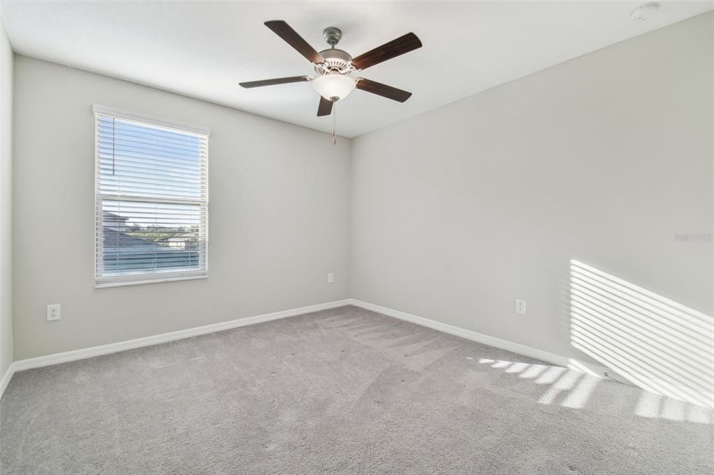 For Sale: $379,900 (5 beds, 2 baths, 2415 Square Feet)