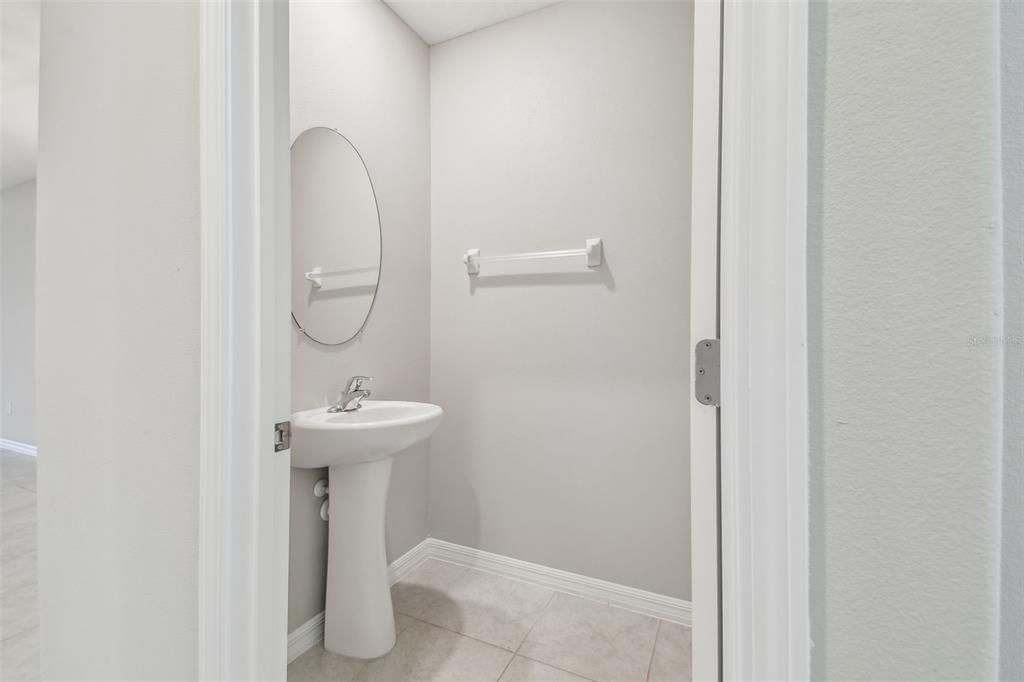 For Sale: $379,900 (5 beds, 2 baths, 2415 Square Feet)