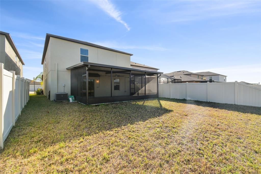 For Sale: $379,900 (5 beds, 2 baths, 2415 Square Feet)