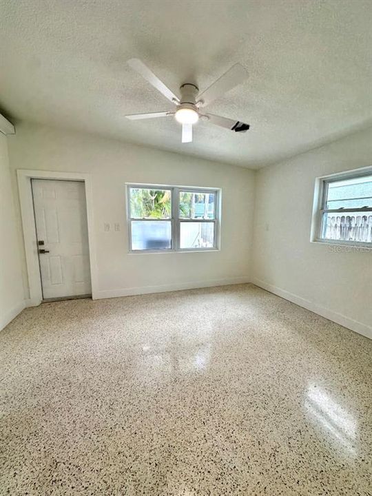 For Rent: $2,100 (1 beds, 1 baths, 585 Square Feet)