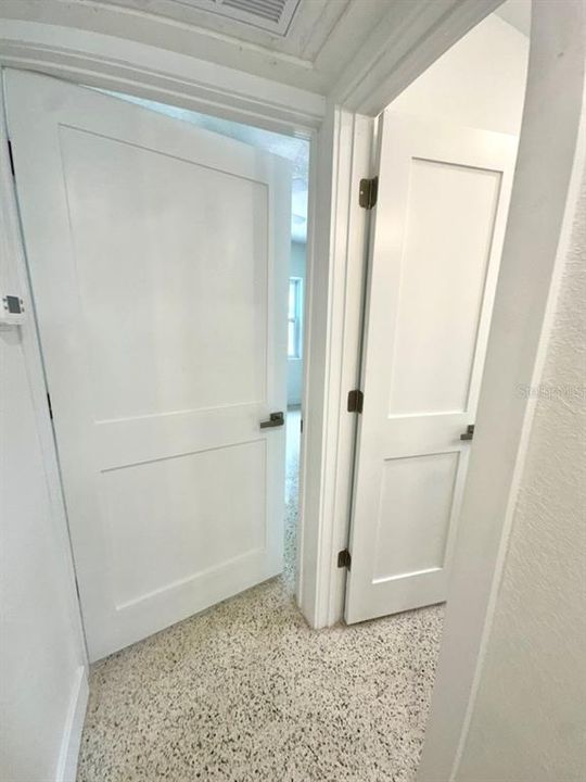 For Rent: $2,100 (1 beds, 1 baths, 585 Square Feet)