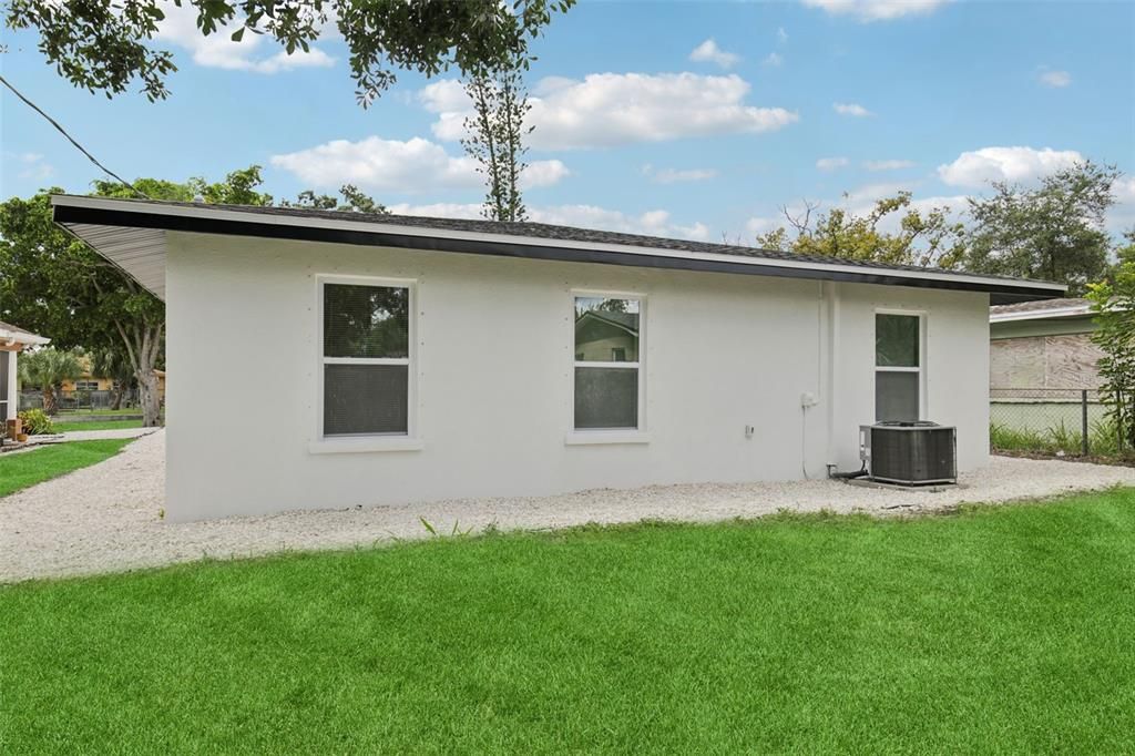 待售: $319,900 (4 贝兹, 2 浴室, 1400 平方英尺)