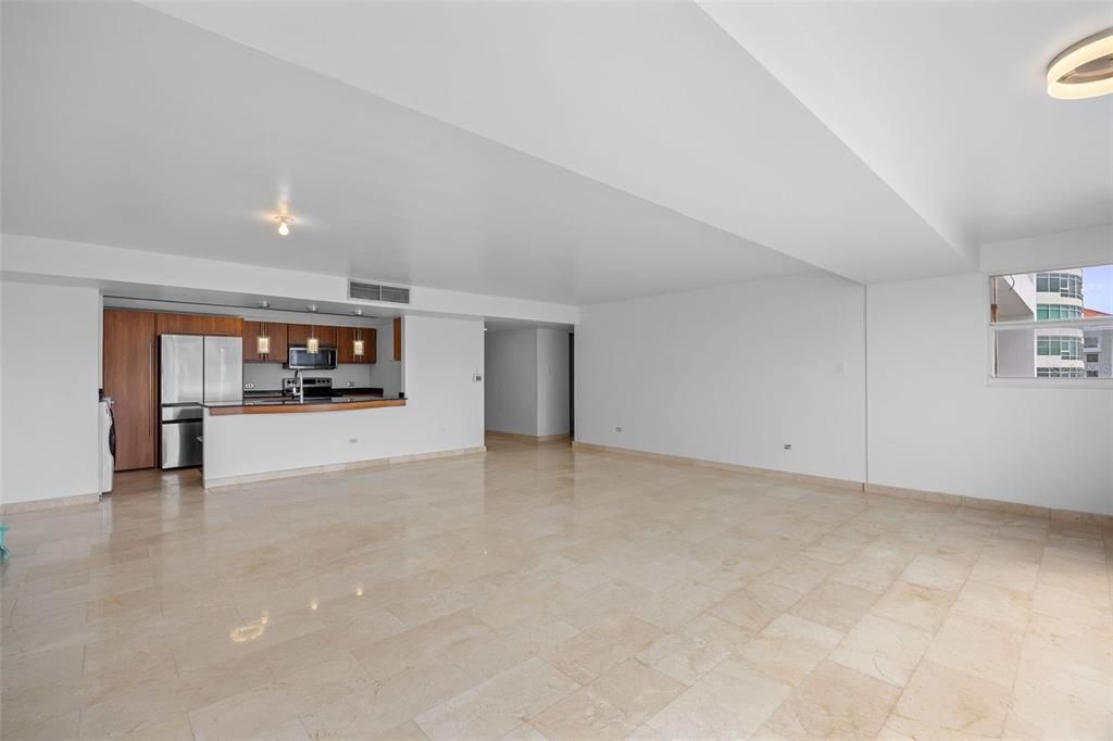 Active With Contract: $695,000 (2 beds, 2 baths, 1323 Square Feet)