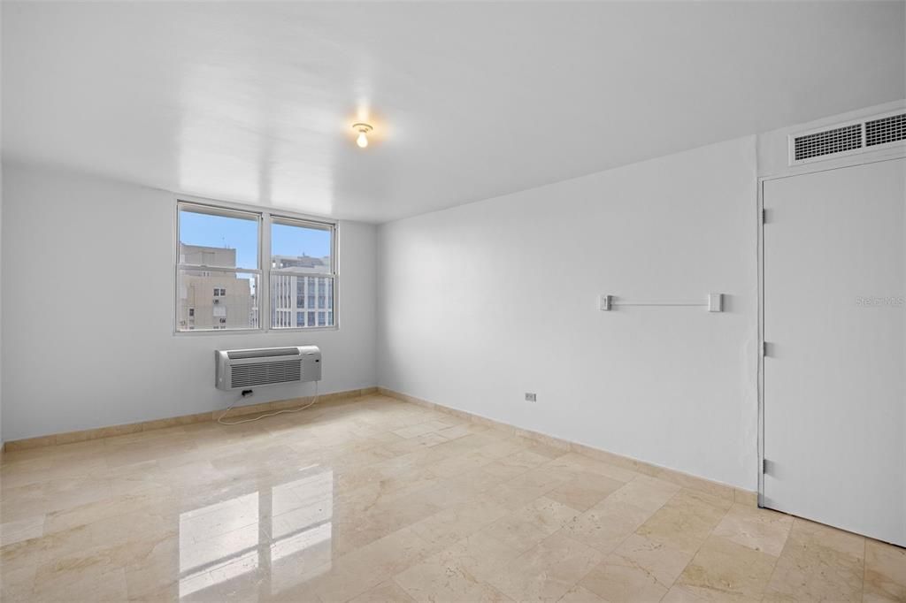 Active With Contract: $695,000 (2 beds, 2 baths, 1323 Square Feet)