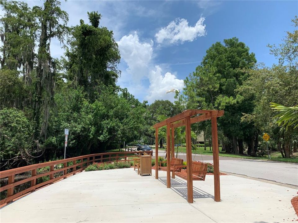 For Sale: $285,000 (1 beds, 1 baths, 825 Square Feet)