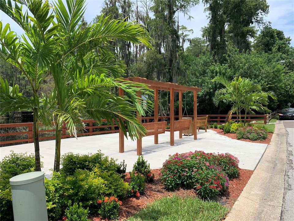 For Sale: $285,000 (1 beds, 1 baths, 825 Square Feet)
