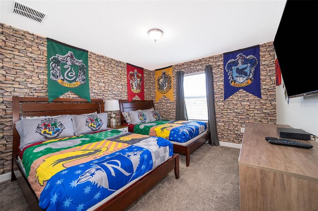 For Sale: $368,000 (4 beds, 3 baths, 1914 Square Feet)