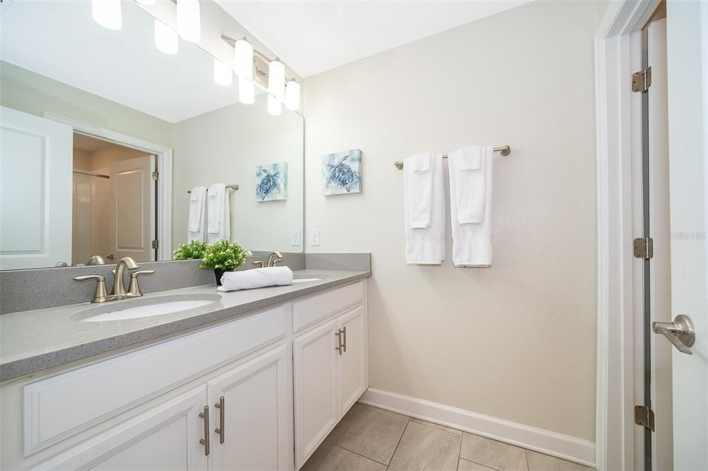 For Sale: $368,000 (4 beds, 3 baths, 1914 Square Feet)