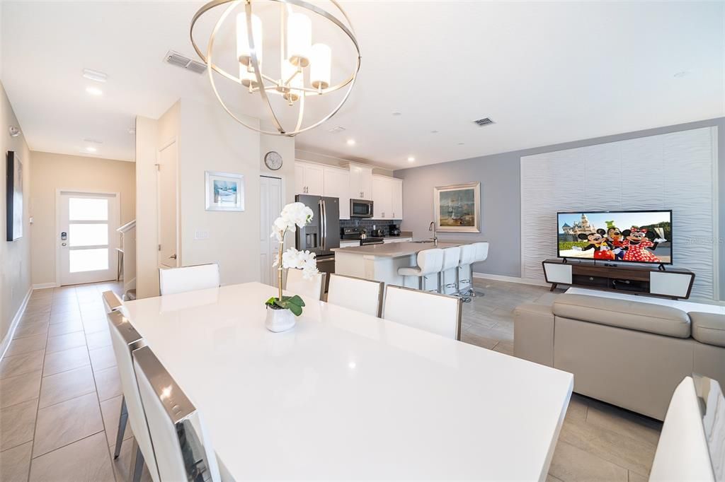 For Sale: $368,000 (4 beds, 3 baths, 1914 Square Feet)