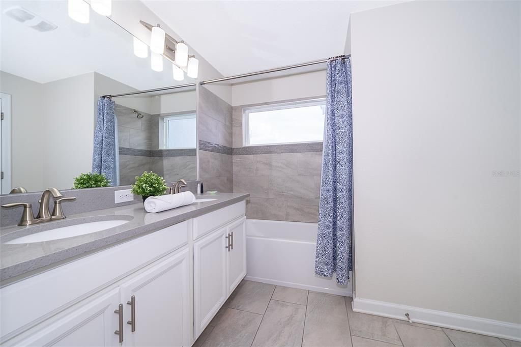 For Sale: $368,000 (4 beds, 3 baths, 1914 Square Feet)