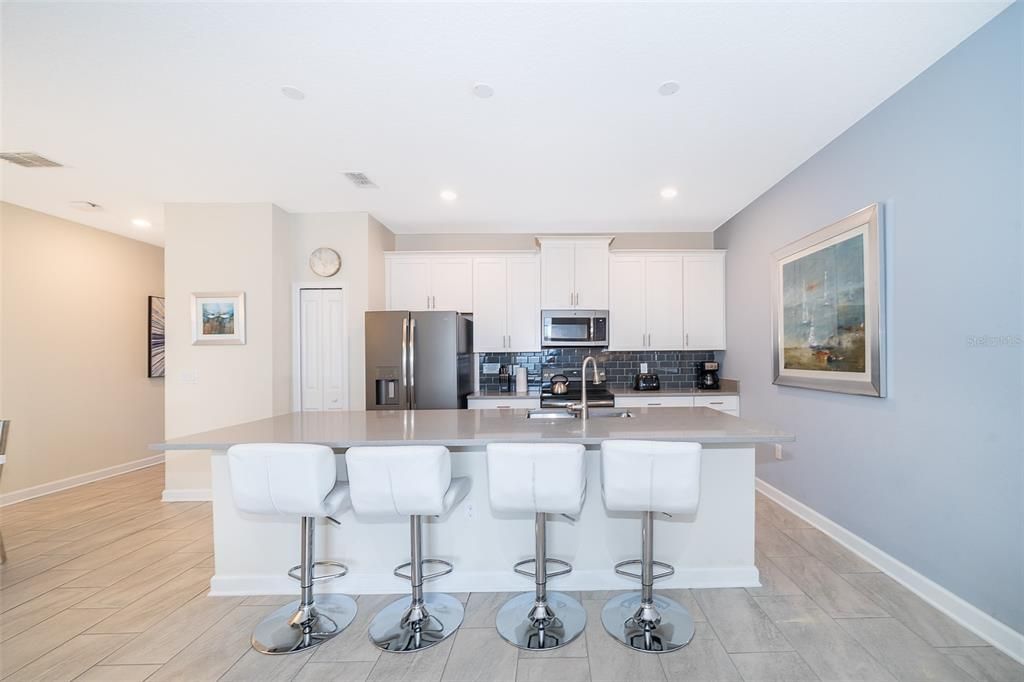 For Sale: $368,000 (4 beds, 3 baths, 1914 Square Feet)
