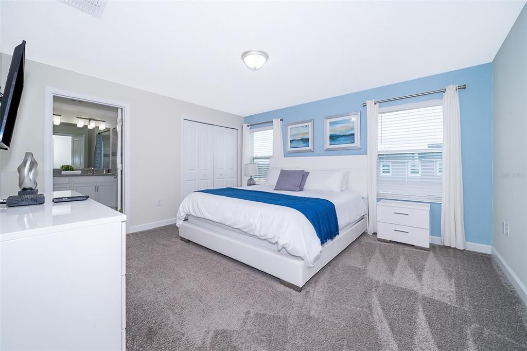 For Sale: $368,000 (4 beds, 3 baths, 1914 Square Feet)