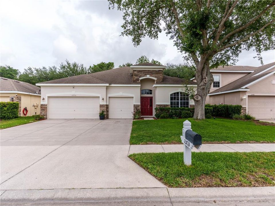 For Sale: $339,500 (4 beds, 3 baths, 2376 Square Feet)