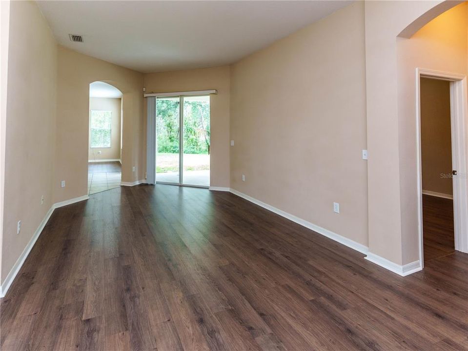For Sale: $339,500 (4 beds, 3 baths, 2376 Square Feet)