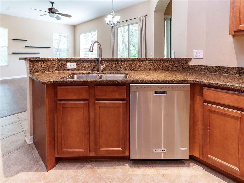 For Sale: $339,500 (4 beds, 3 baths, 2376 Square Feet)