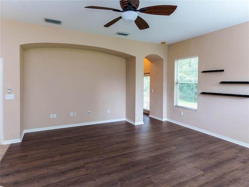 For Sale: $339,500 (4 beds, 3 baths, 2376 Square Feet)