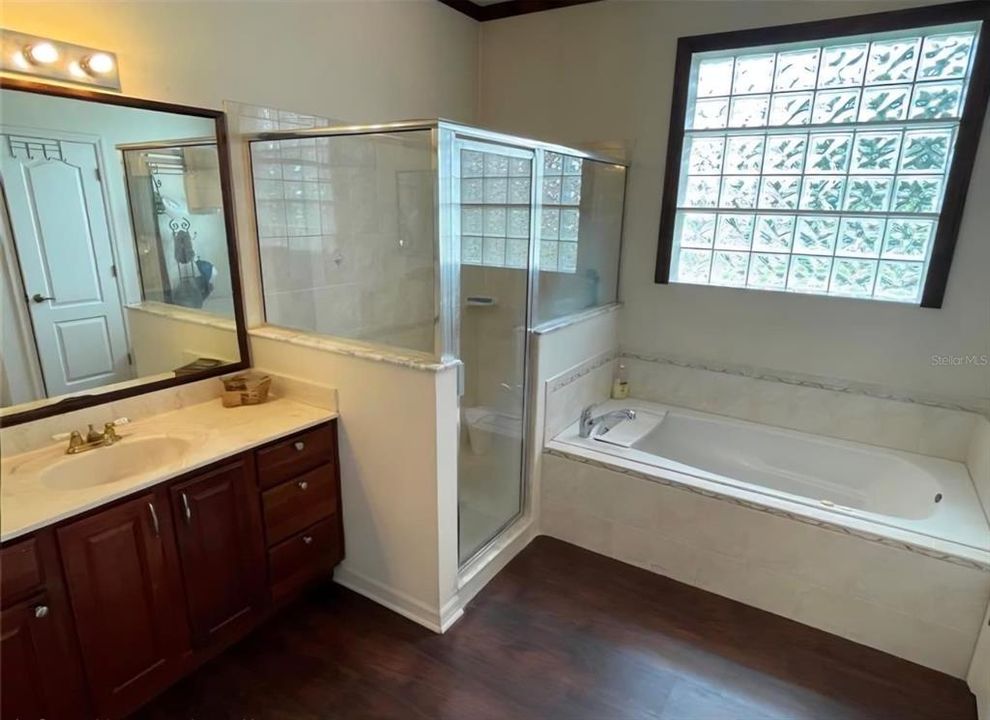 For Sale: $600,000 (4 beds, 3 baths, 2650 Square Feet)