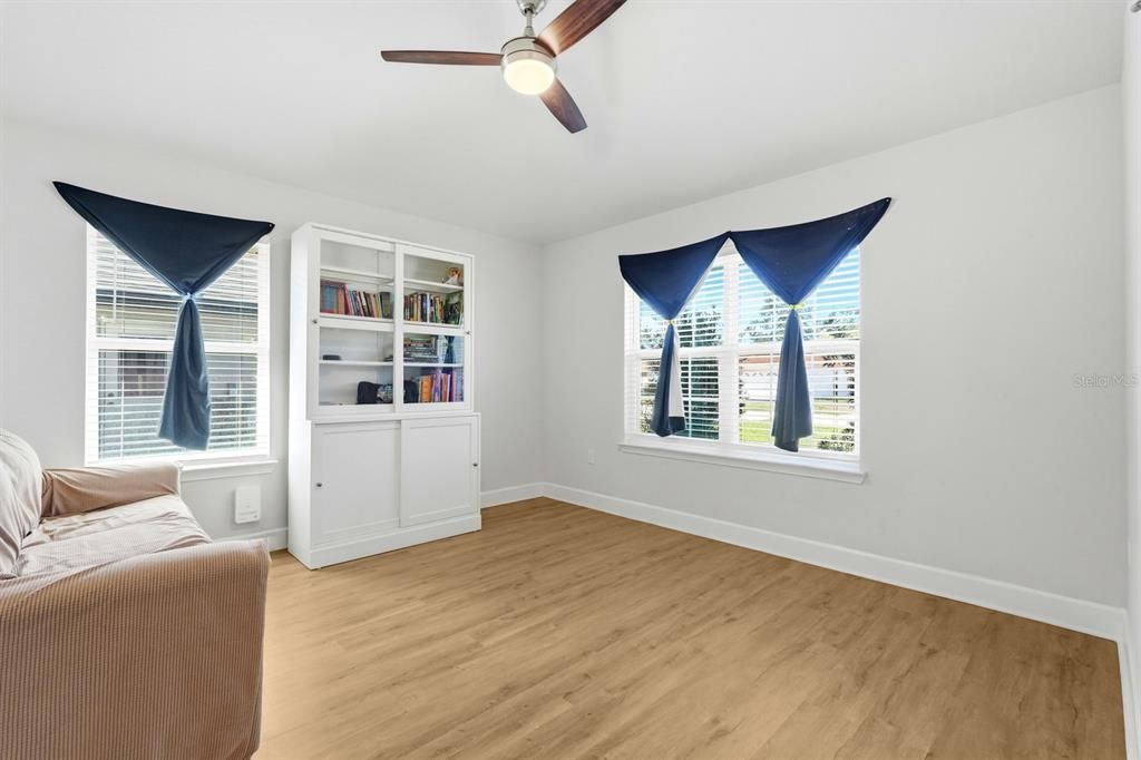 En Venta: $410,000 (4 camas, 3 baños, 2479 Pies cuadrados)