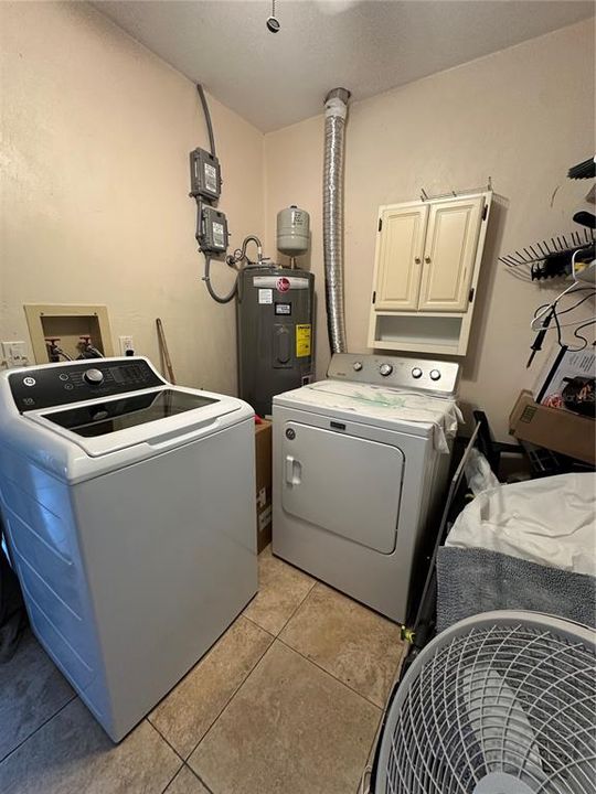 For Sale: $186,000 (2 beds, 2 baths, 1063 Square Feet)