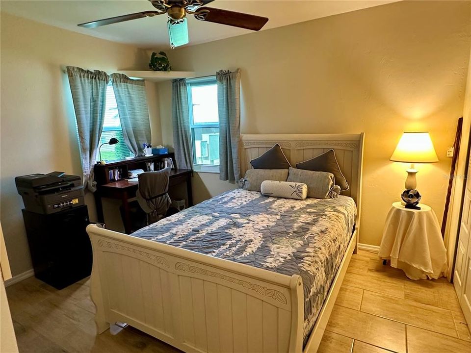 For Sale: $186,000 (2 beds, 2 baths, 1063 Square Feet)