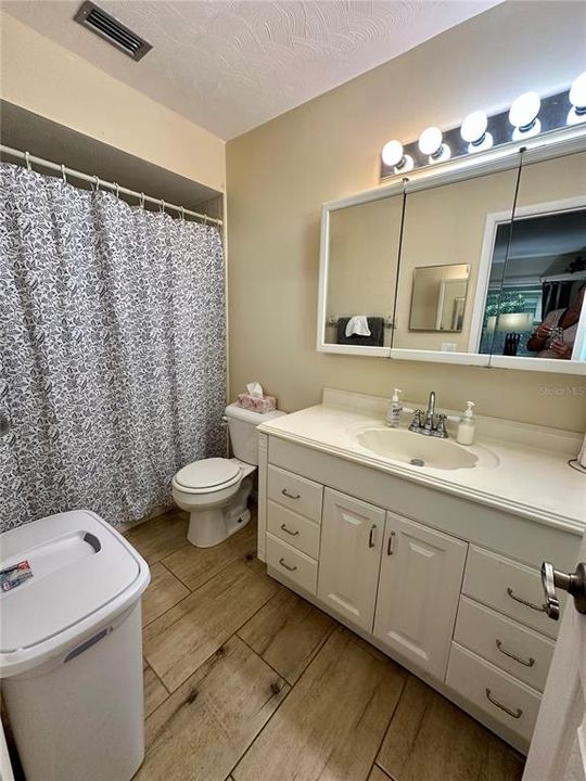 For Sale: $186,000 (2 beds, 2 baths, 1063 Square Feet)