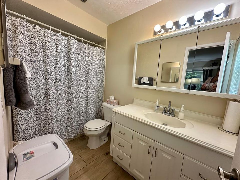 For Sale: $186,000 (2 beds, 2 baths, 1063 Square Feet)