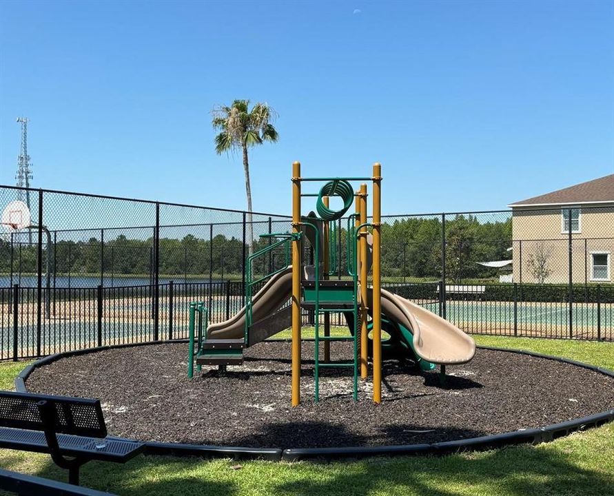 For Rent: $2,550 (3 beds, 2 baths, 1626 Square Feet)