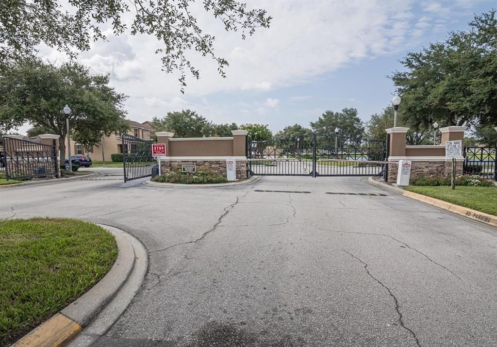 For Rent: $2,550 (3 beds, 2 baths, 1626 Square Feet)