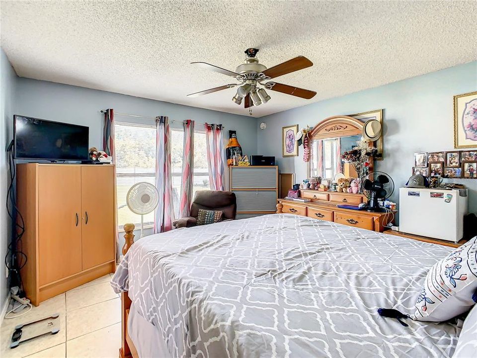 В аренду: $1,850 (3 спален, 2 ванн, 1266 Квадратных фут)