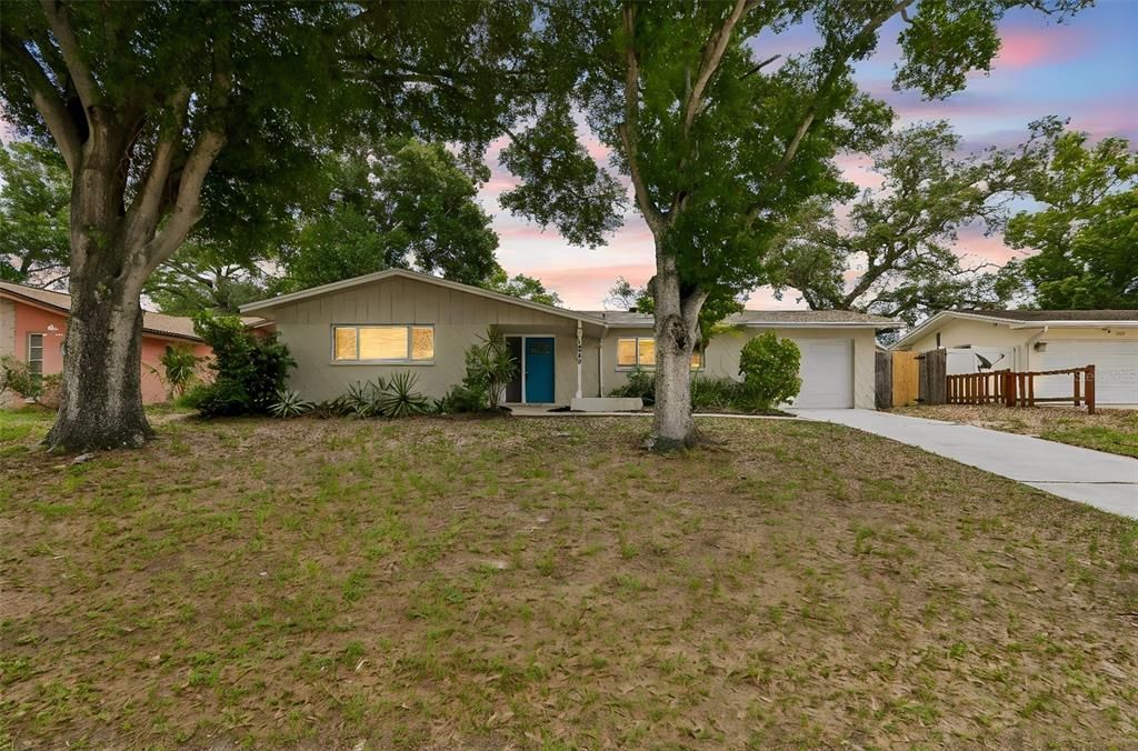 For Sale: $459,900 (3 beds, 2 baths, 1537 Square Feet)