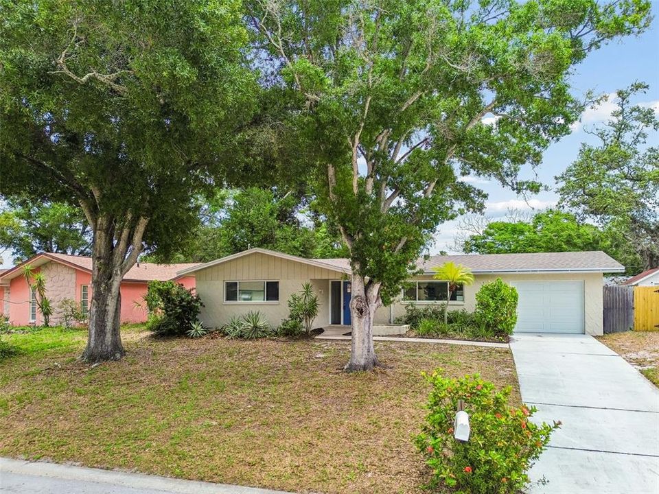 For Sale: $459,900 (3 beds, 2 baths, 1537 Square Feet)