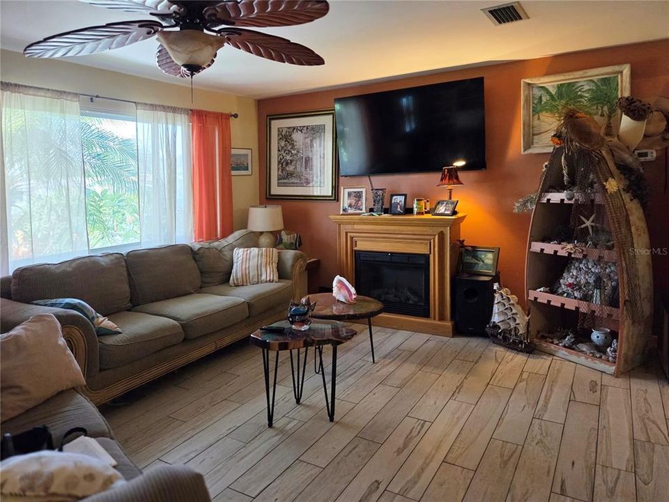 En Venta: $329,924 (2 camas, 1 baños, 1130 Pies cuadrados)